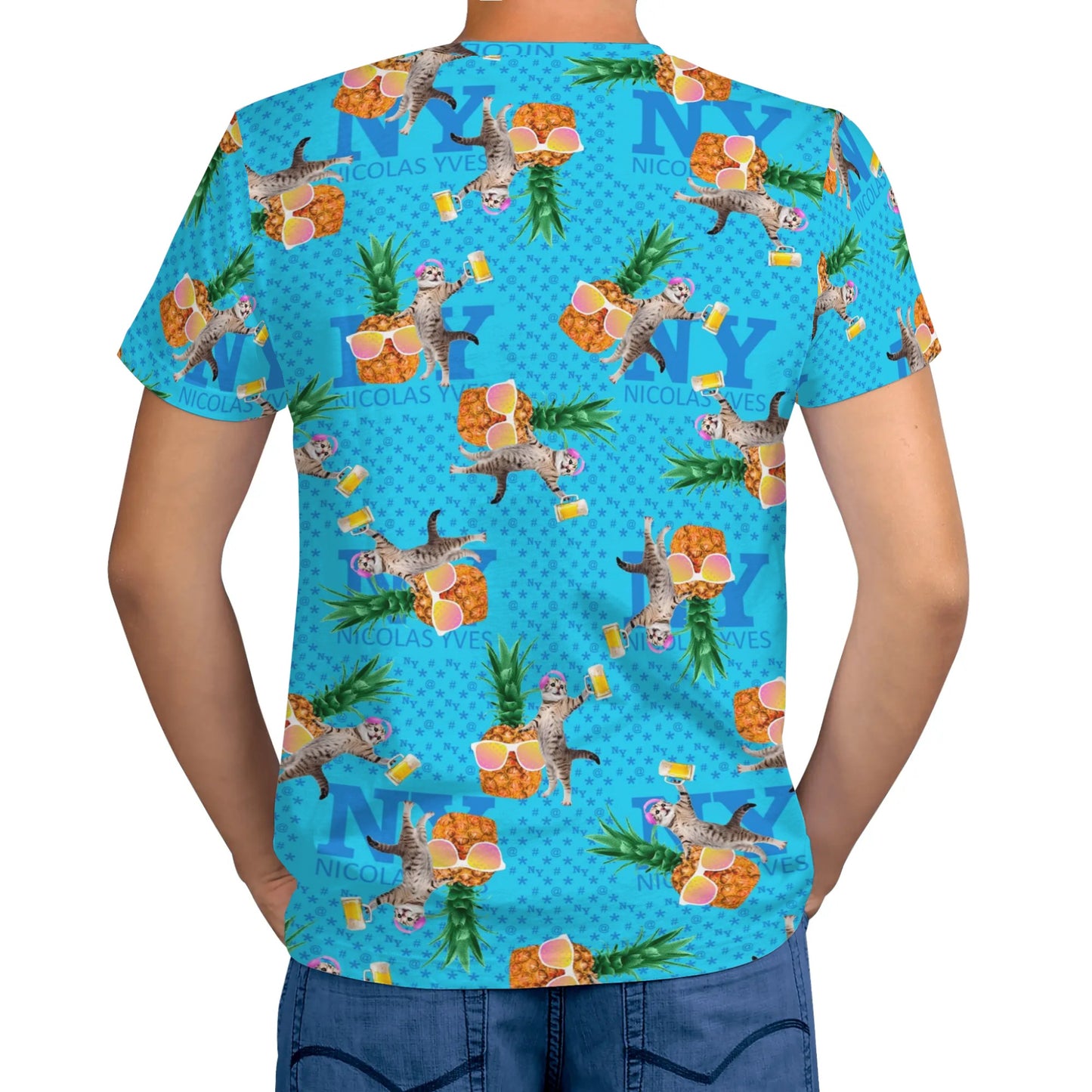 Un Tee-shirt, des Chats, des Ananas et de la Bière ! Le T-shirt Bleu Kitsch Chananas de Nicolas Yves. Lunettes roses jaunes 03