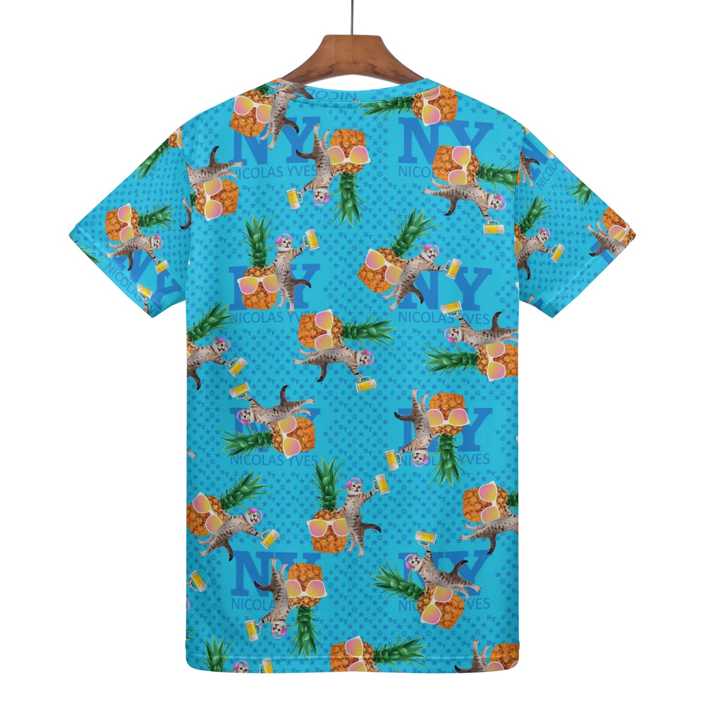 Un Tee-shirt, des Chats, des Ananas et de la Bière ! Le T-shirt Bleu Kitsch Chananas de Nicolas Yves. Lunettes roses jaunes 06