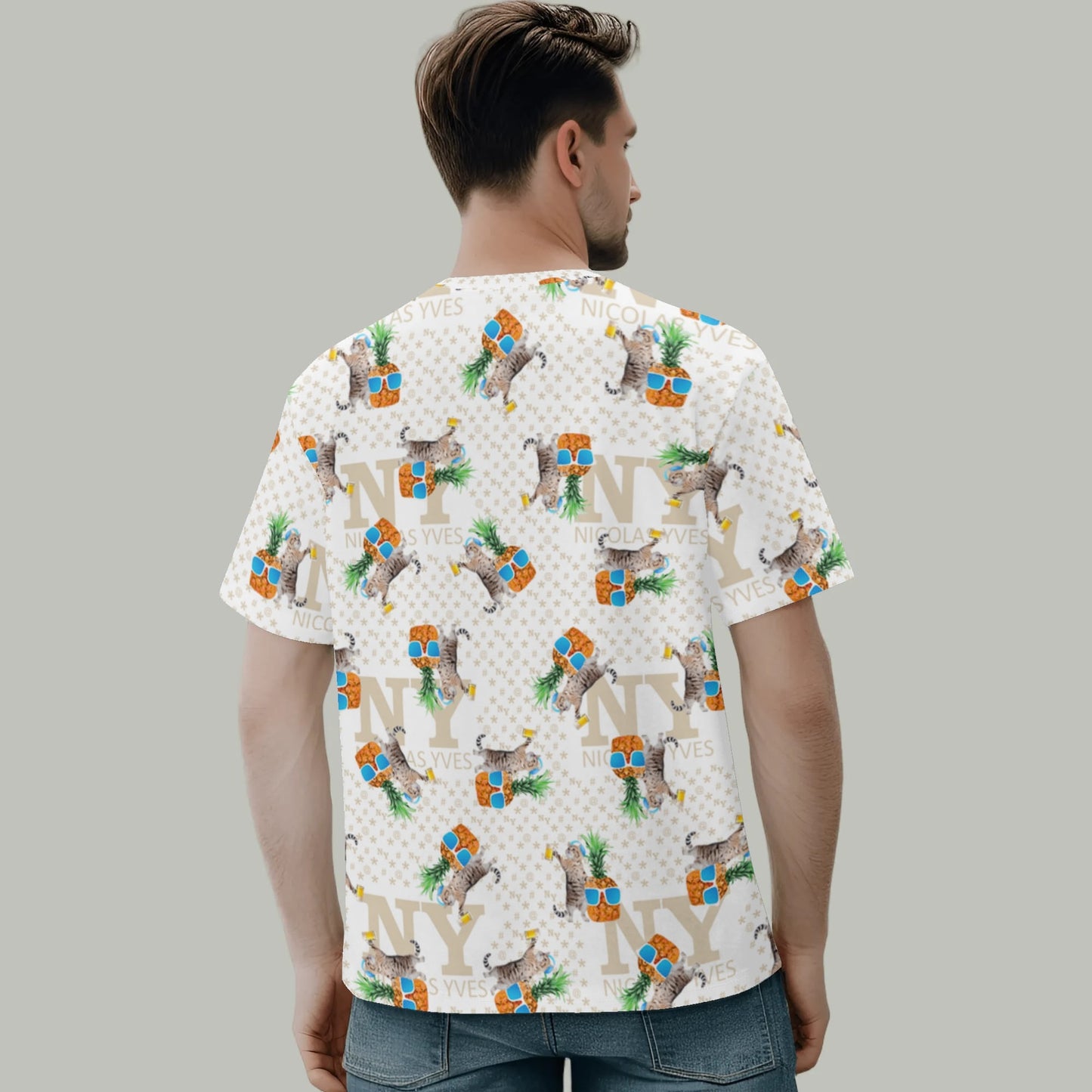 Un Tee-shirt, des Chats, des Ananas et de la Bière ! Le T-shirt Blanc Kitsch Chananas de Nicolas Yves
