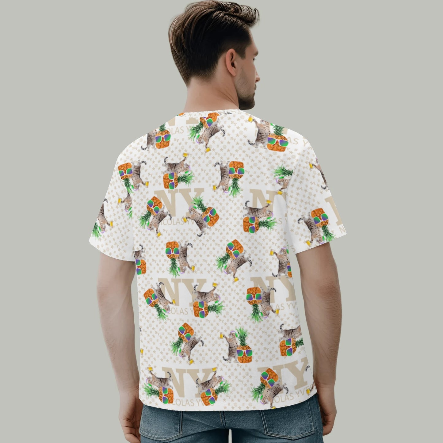 Un Tee-shirt, des Chats, des Ananas et de la Bière ! Le T-shirt Blanc Kitsch Chananas de Nicolas Yves