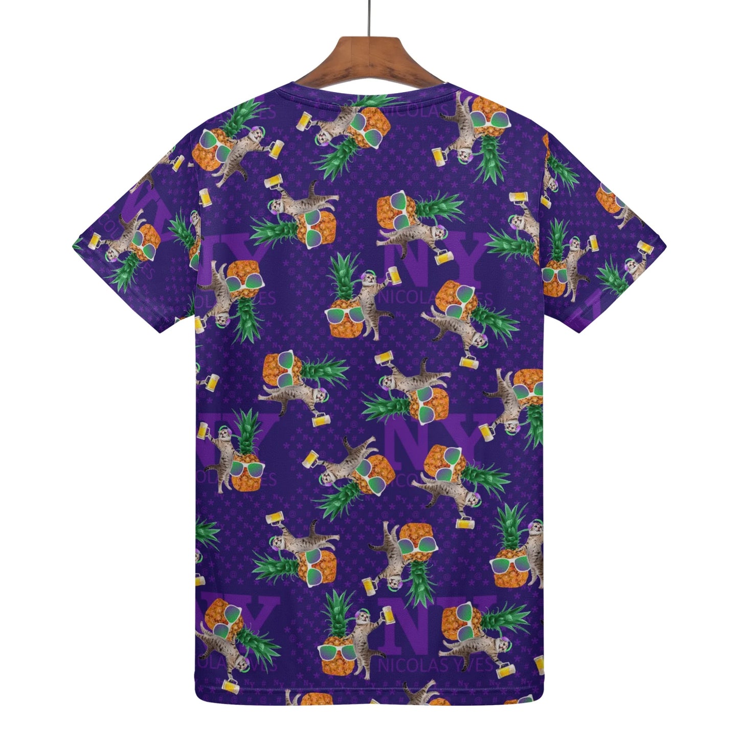 Un Tee-shirt, des Chats, des Ananas et de la Bière ! Le T-shirt Violet Kitsch Chananas de Nicolas Yves