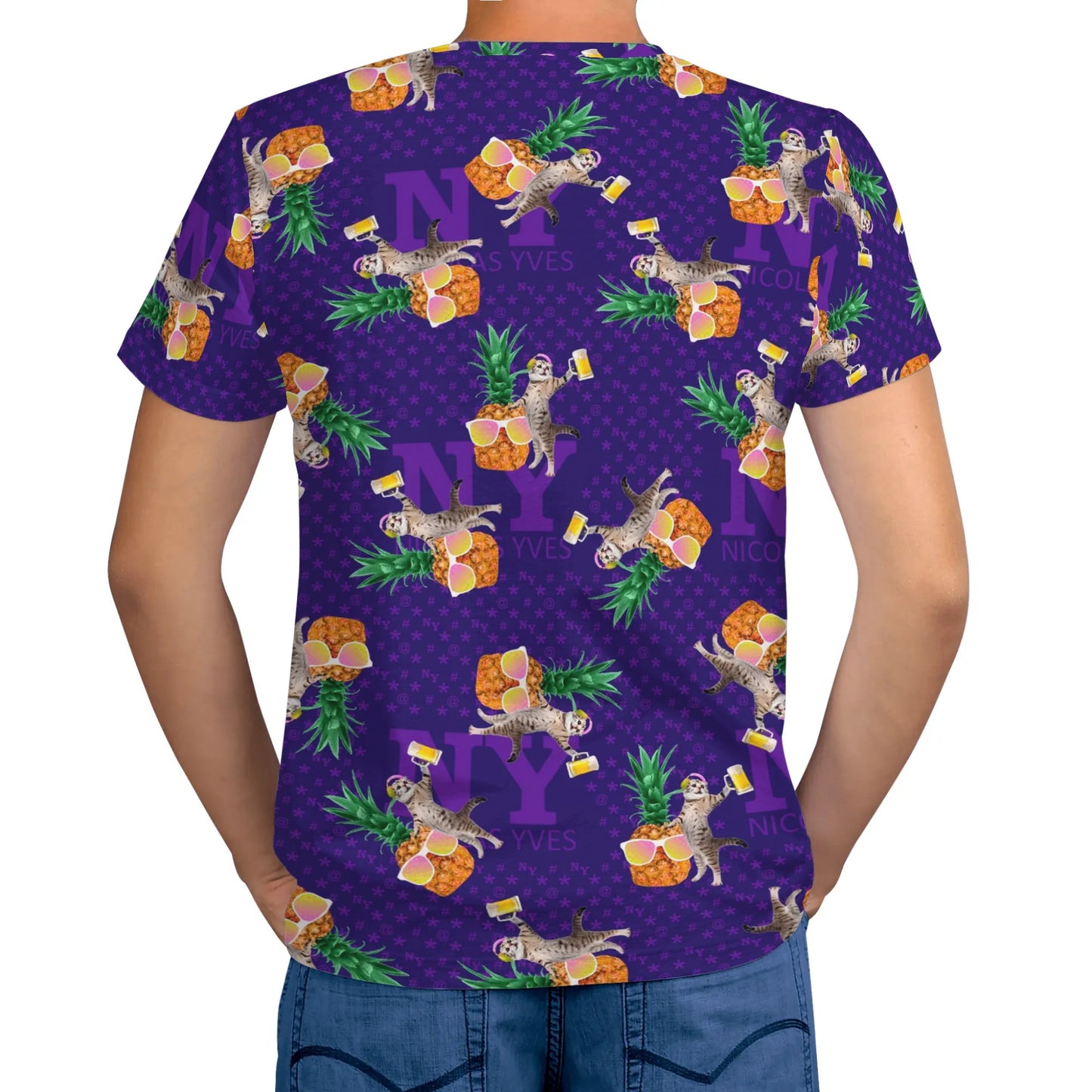 Un Tee-shirt, des Chats, des Ananas et de la Bière ! Le T-shirt Violet Kitsch Chananas de Nicolas Yves