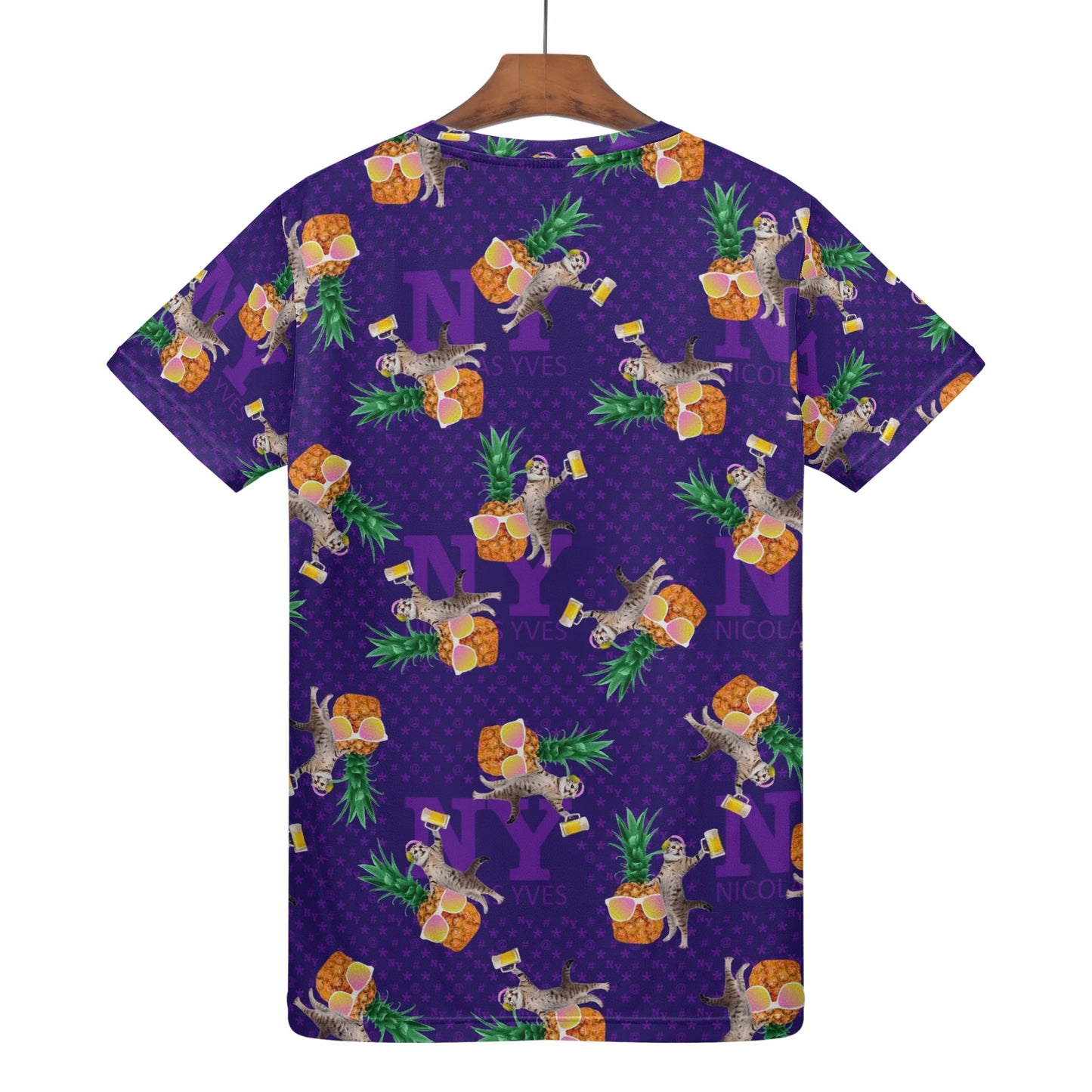 Un Tee-shirt, des Chats, des Ananas et de la Bière ! Le T-shirt Violet Kitsch Chananas de Nicolas Yves