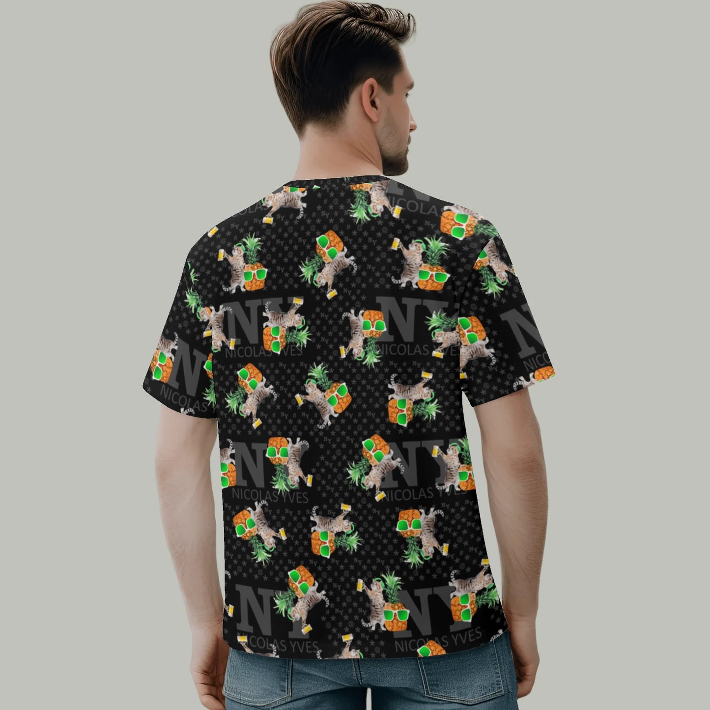 Le T-shirt Noire Kitsch Chananas de Nicolas Yves