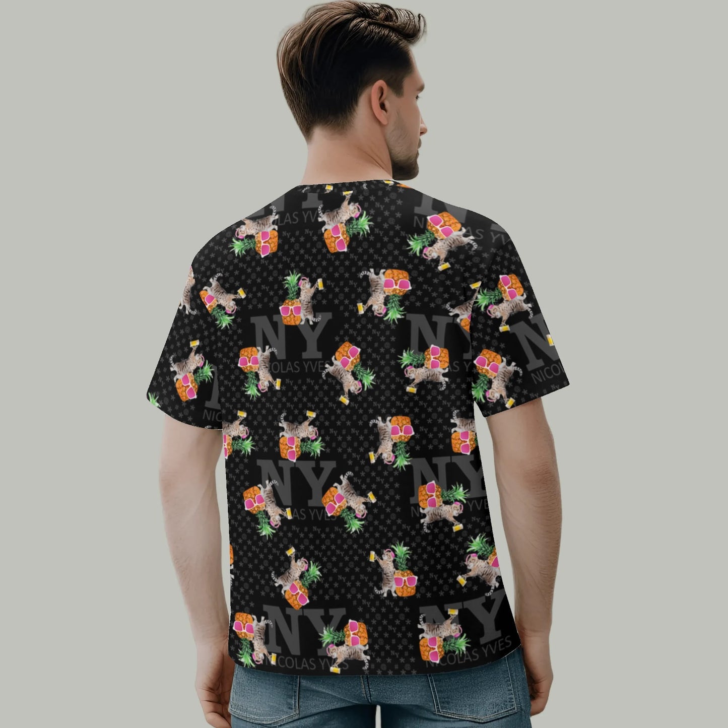 Le T-shirt Noire Kitsch Chananas de Nicolas Yves